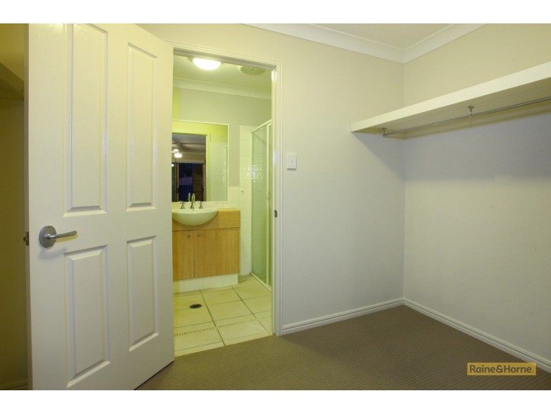 11 Barrs Avenue, Oxenford QLD 4210