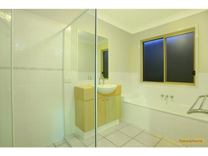 11 Barrs Avenue, Oxenford QLD 4210