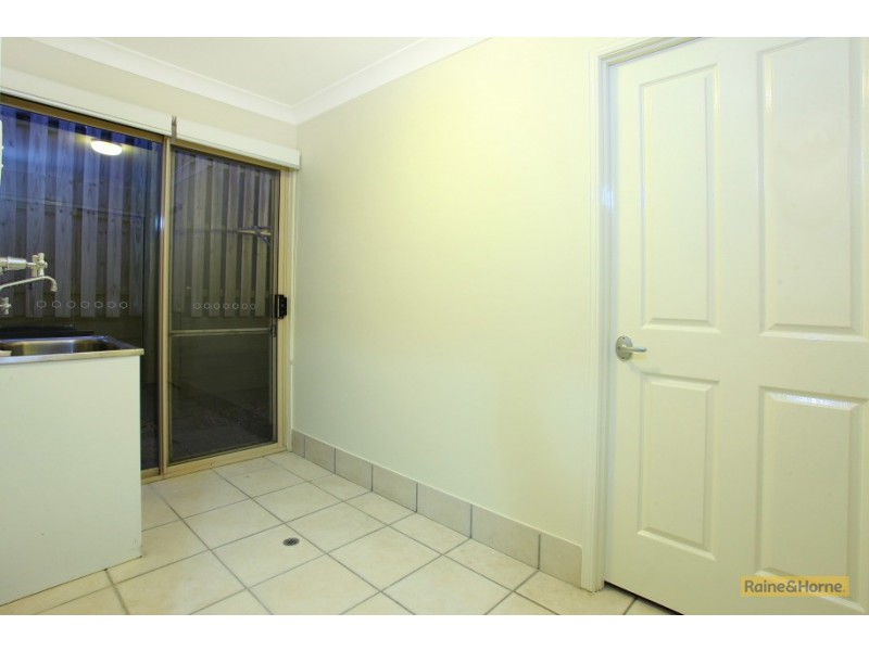 11 Barrs Avenue, Oxenford QLD 4210