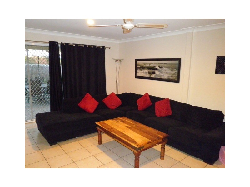 35/74 Universal Street, Pacific Pines QLD 4211