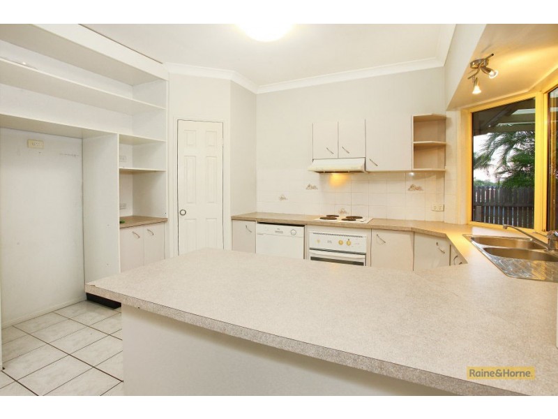 2 Greenwood Ct, Helensvale QLD 4212