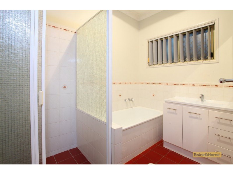 2 Greenwood Ct, Helensvale QLD 4212