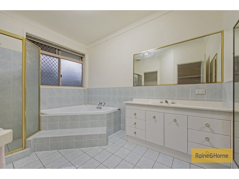 75 California Drive, Oxenford QLD 4210