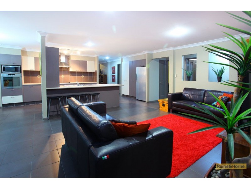 17 Oceanis Drive, Oxenford QLD 4210