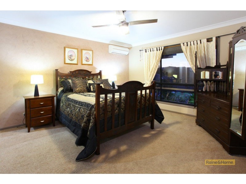 17 Oceanis Drive, Oxenford QLD 4210