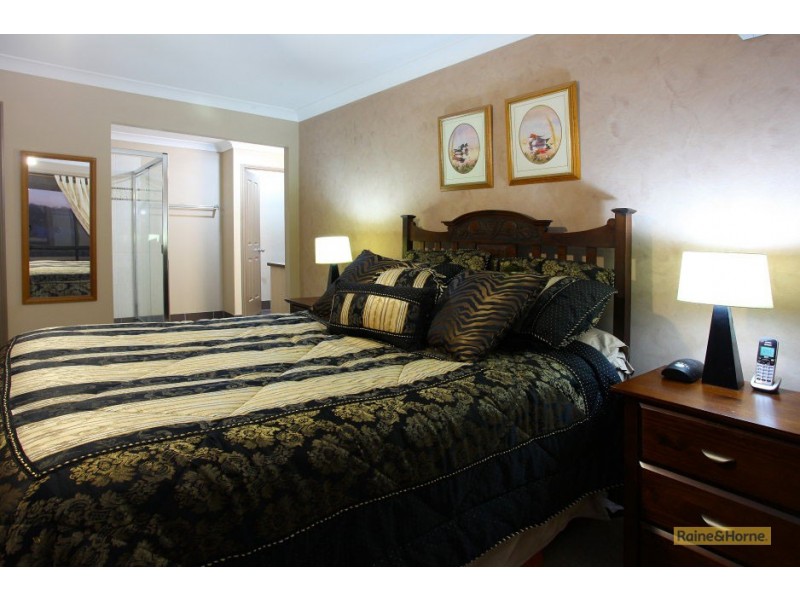 17 Oceanis Drive, Oxenford QLD 4210