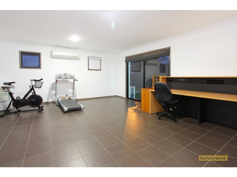 17 Oceanis Drive, Oxenford QLD 4210