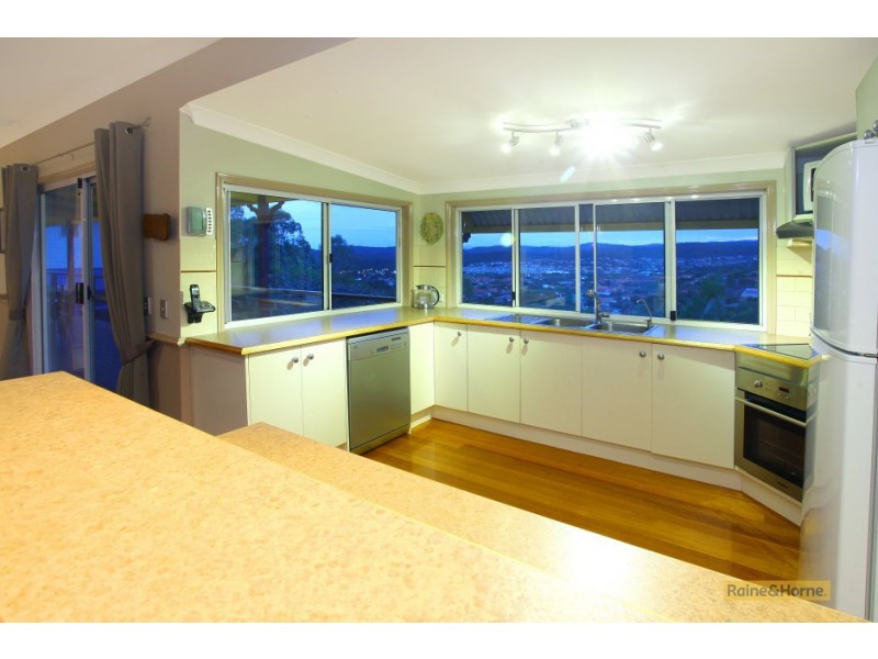 5 Bonin Close, Pacific Pines QLD 4211