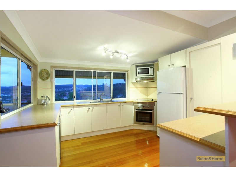 5 Bonin Close, Pacific Pines QLD 4211