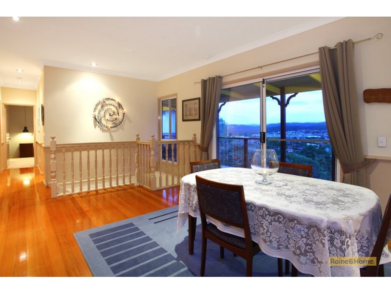 5 Bonin Close, Pacific Pines QLD 4211