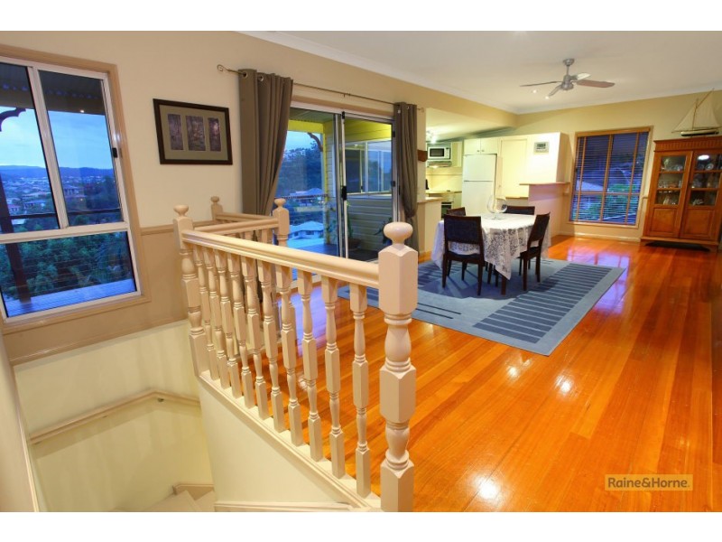 5 Bonin Close, Pacific Pines QLD 4211