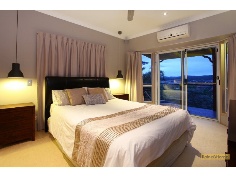 5 Bonin Close, Pacific Pines QLD 4211