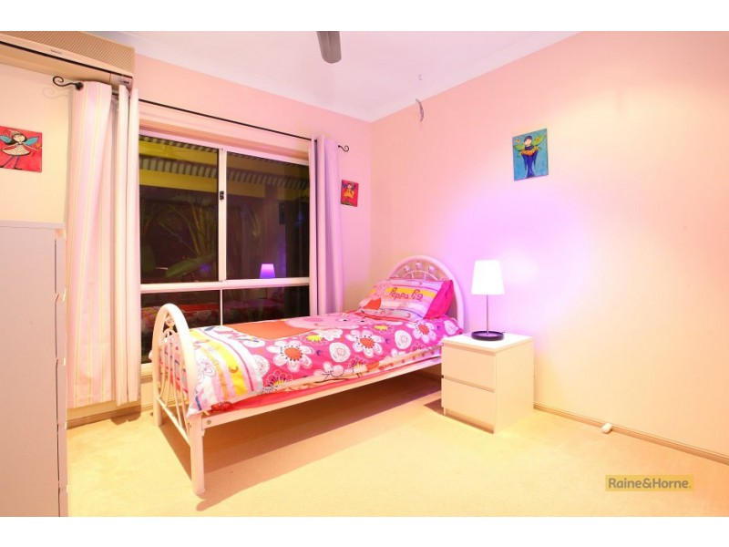 5 Bonin Close, Pacific Pines QLD 4211