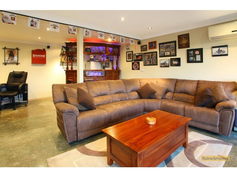 5 Bonin Close, Pacific Pines QLD 4211