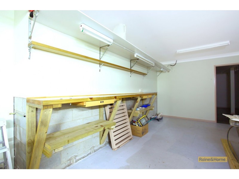 5 Bonin Close, Pacific Pines QLD 4211