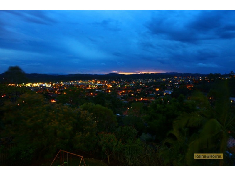 5 Bonin Close, Pacific Pines QLD 4211