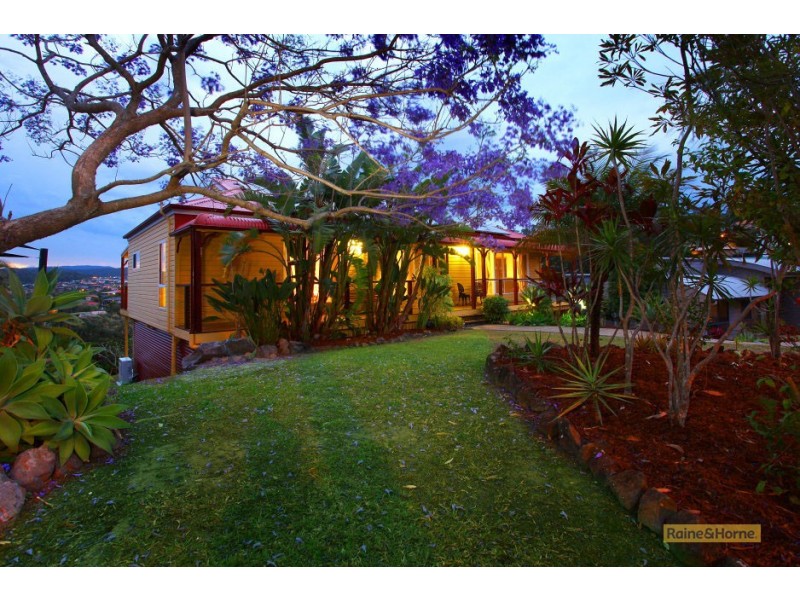 5 Bonin Close, Pacific Pines QLD 4211