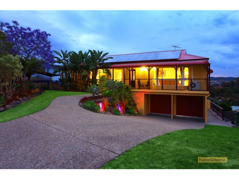 5 Bonin Close, Pacific Pines QLD 4211