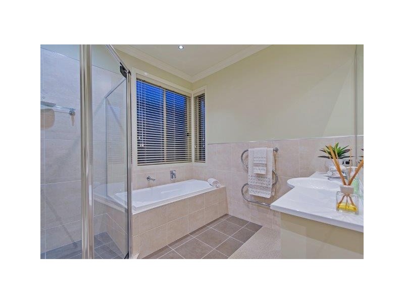 9 Zeus Circuit, Coomera Waters QLD 4209