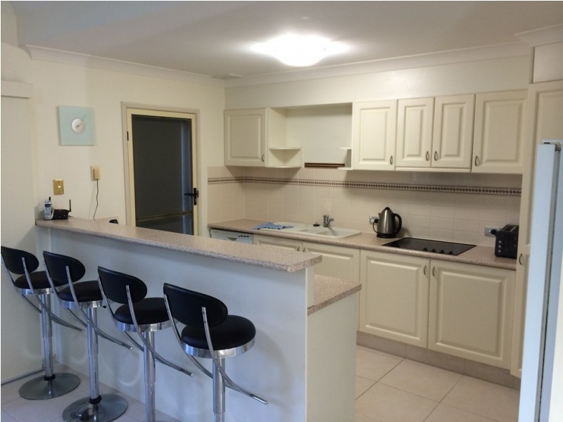 8113 Magnolia Drive, Hope Island QLD 4212