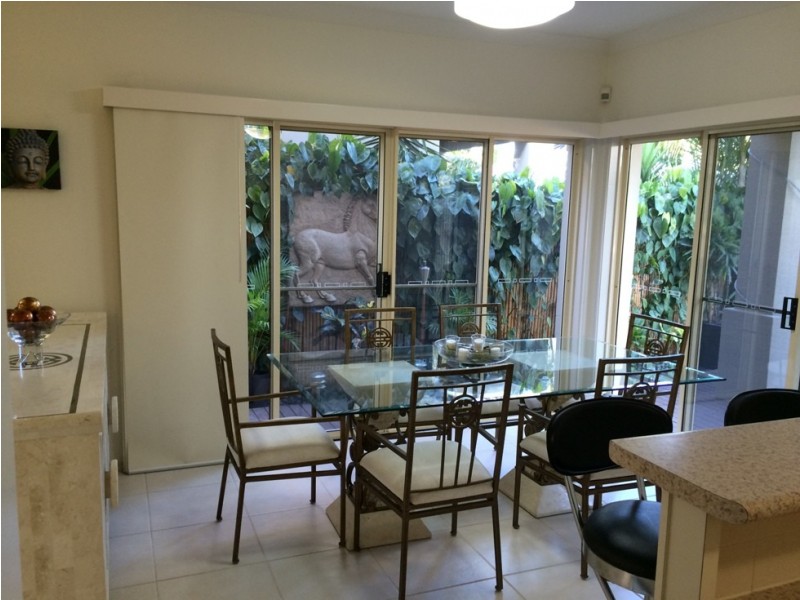 8113 Magnolia Drive, Hope Island QLD 4212