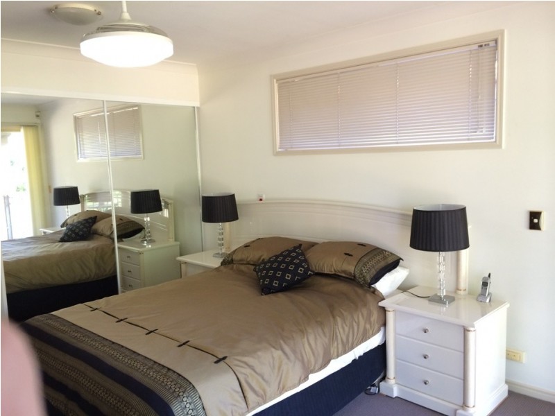 8113 Magnolia Drive, Hope Island QLD 4212