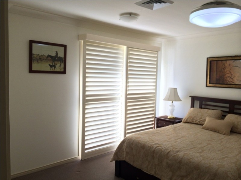 8113 Magnolia Drive, Hope Island QLD 4212