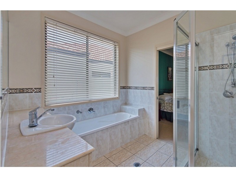 3 Eastpark Waters, Helensvale QLD 4212
