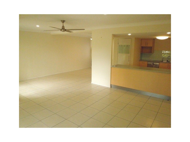 2008/6 Crestridge Crescent, Oxenford QLD 4210