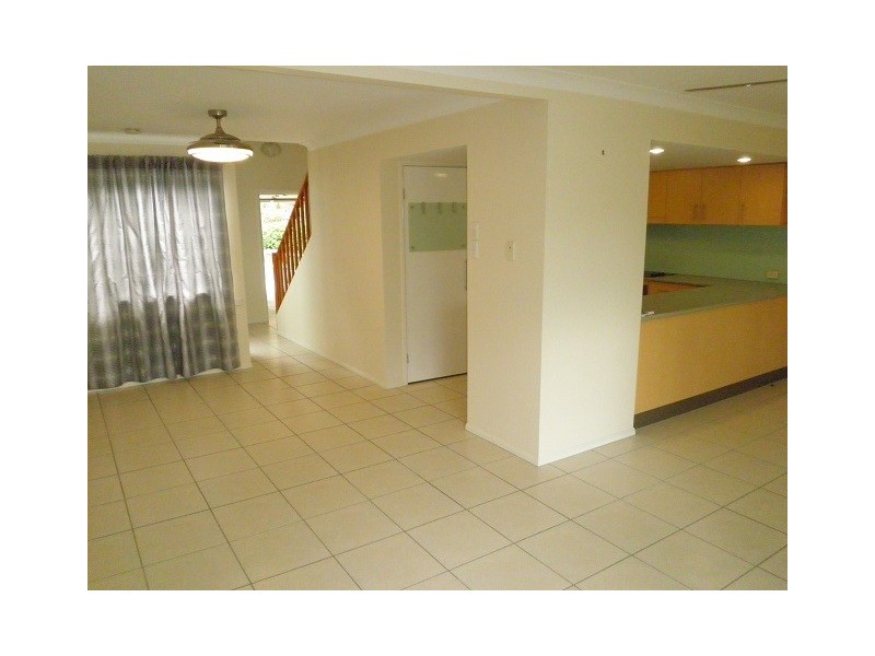 2008/6 Crestridge Crescent, Oxenford QLD 4210