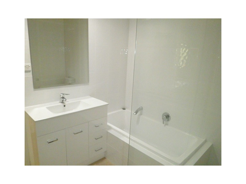 2008/6 Crestridge Crescent, Oxenford QLD 4210