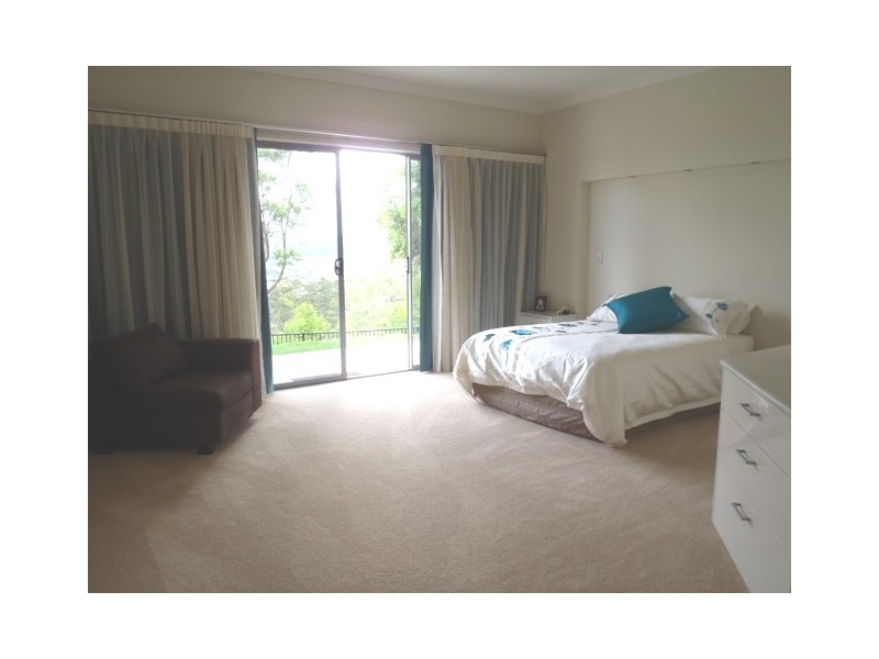 20 Zenith Crescent, Pacific Pines QLD 4211