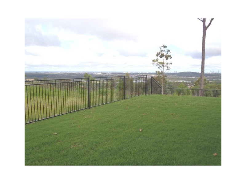 20 Zenith Crescent, Pacific Pines QLD 4211