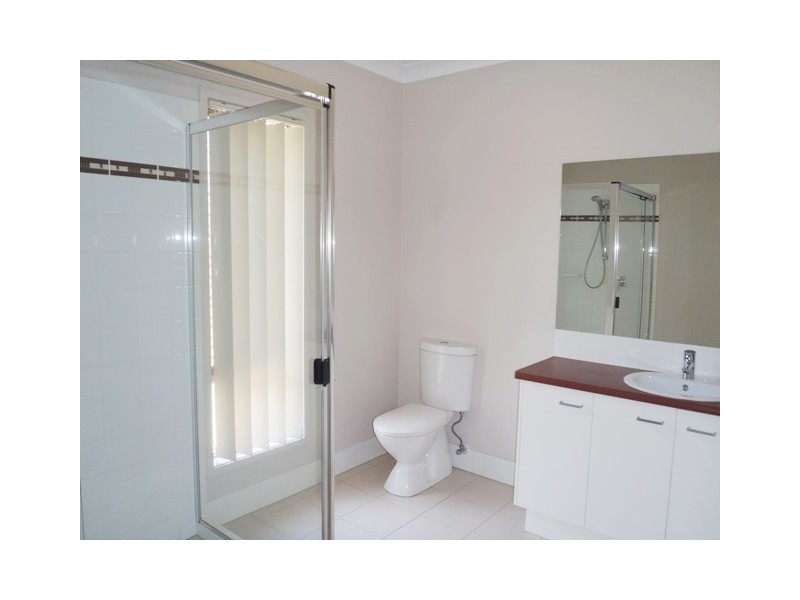 17 Barradeen Circuit, Pacific Pines QLD 4211