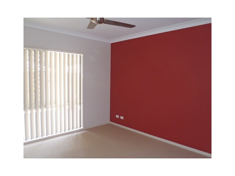 17 Barradeen Circuit, Pacific Pines QLD 4211