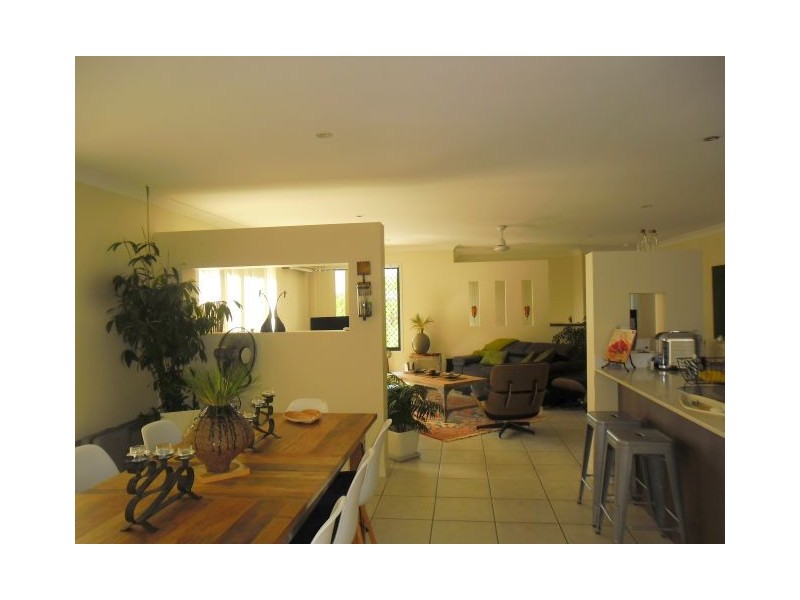 15 Bounty Way, Pacific Pines QLD 4211