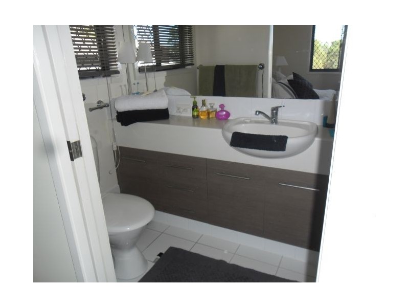 15 Bounty Way, Pacific Pines QLD 4211