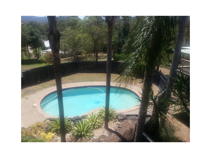 8 Josephine Terrace, Highland Park QLD 4211