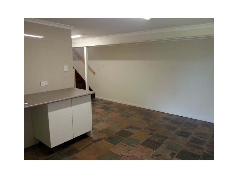 8 Josephine Terrace, Highland Park QLD 4211