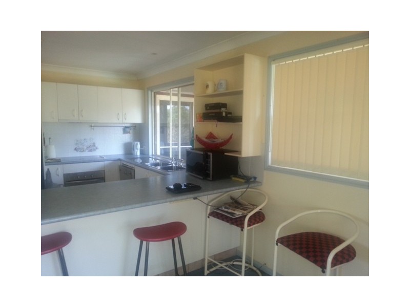 8 Josephine Terrace, Highland Park QLD 4211