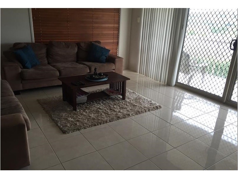 15 Minyon Court, Pacific Pines QLD 4211