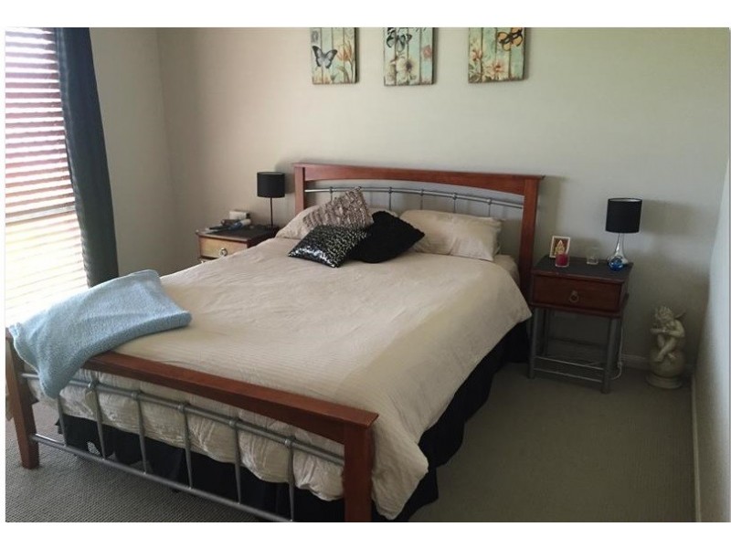 15 Minyon Court, Pacific Pines QLD 4211