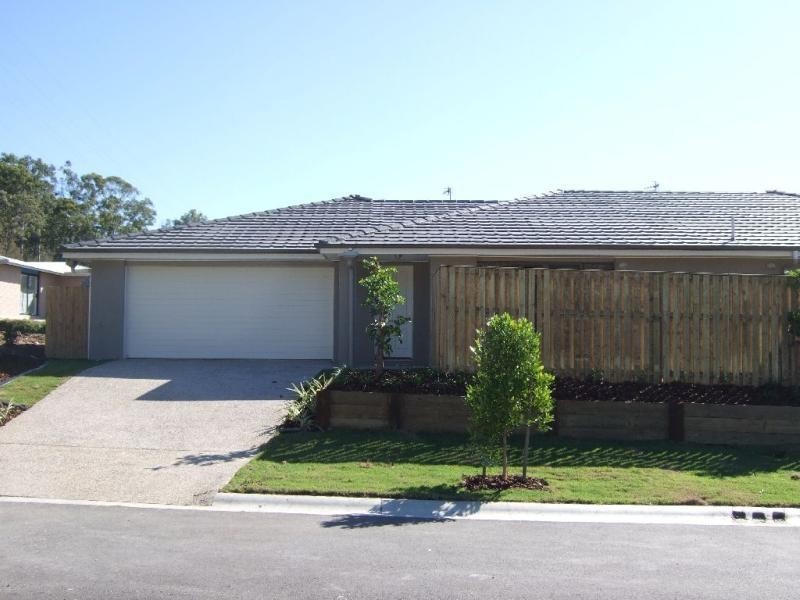 4 Eurella Street, Pacific Pines QLD 4211