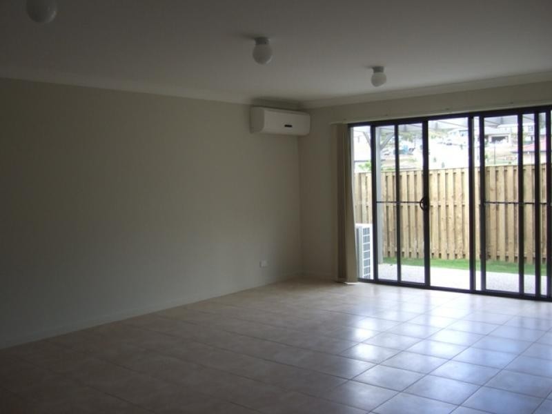 4 Eurella Street, Pacific Pines QLD 4211