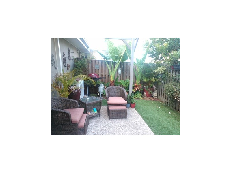 4 Eurella Street, Pacific Pines QLD 4211