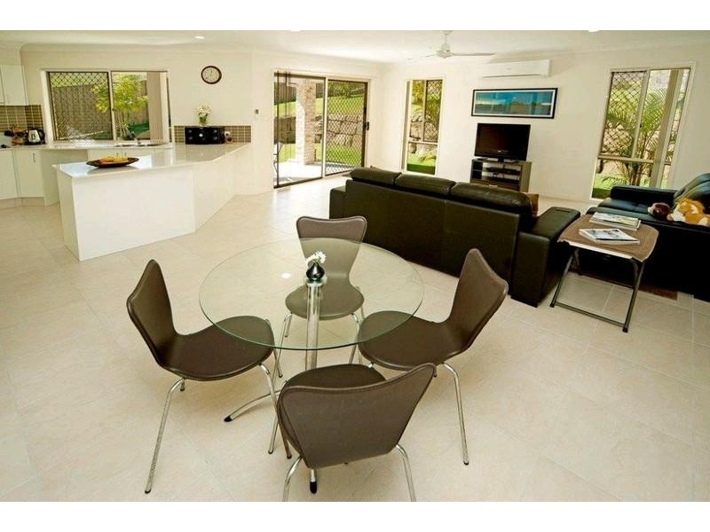 50 Hawkesbury Avenue, Pacific Pines QLD 4211