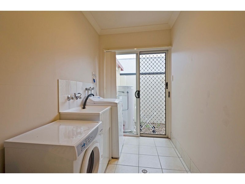 14 Sheffield Circuit, Pacific Pines QLD 4211