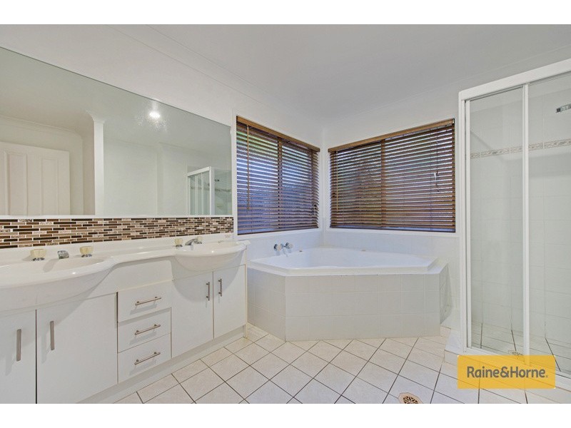 6 Woodbine Court, Parkwood QLD 4214
