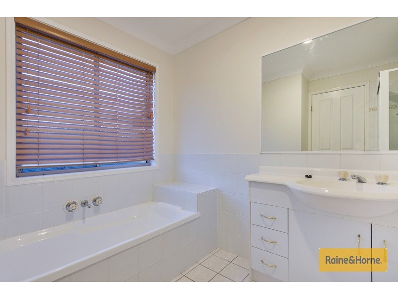 6 Woodbine Court, Parkwood QLD 4214