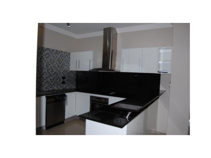 2/372 Pine Ridge Road, Coombabah QLD 4216